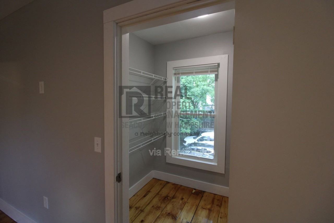 3 Baker St #4 - Photo 6 of 8