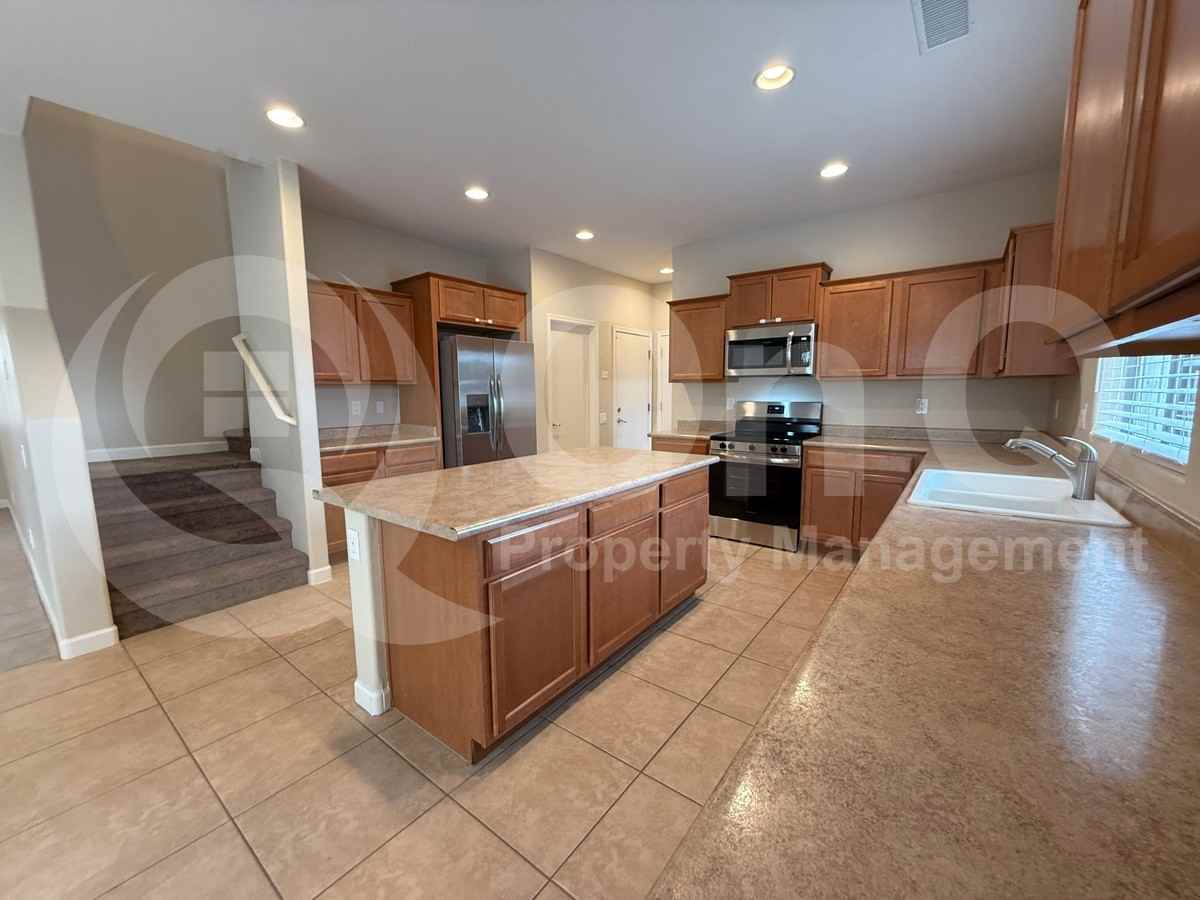 8440 W Lewis Ave - Photo 7 of 23
