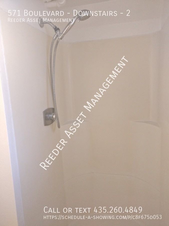 571 Boulevard - Downstairs #2 - Photo 5 of 10