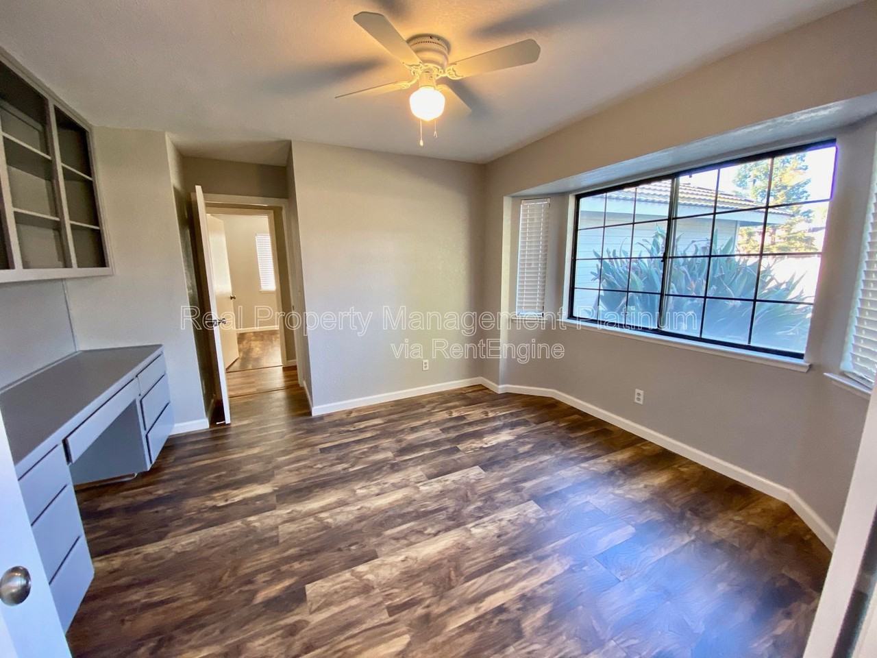 391 Armstrong Ave - Photo 6 of 13