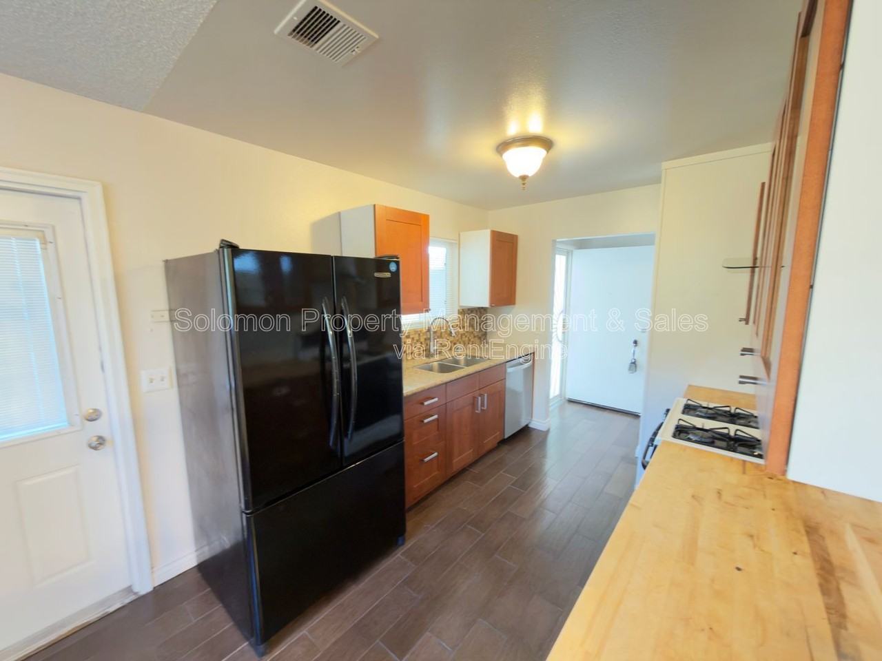 4078 Marvin St - Photo 3 of 23