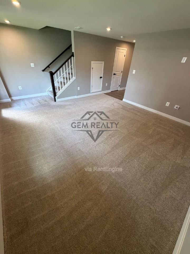 8700 Stevenson Ln - Photo 3 of 50