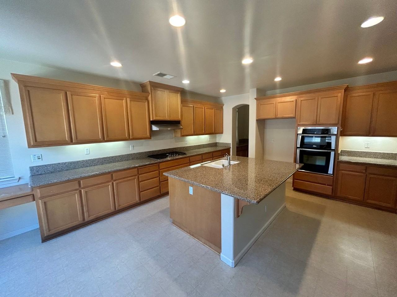 499 W Saint Francis Ave - Photo 5 of 23