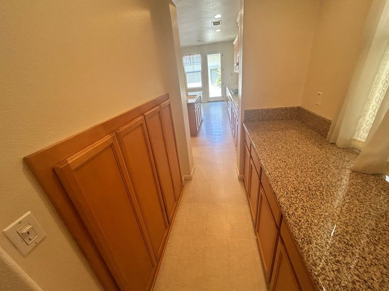 499 W Saint Francis Ave - Photo 7 of 23