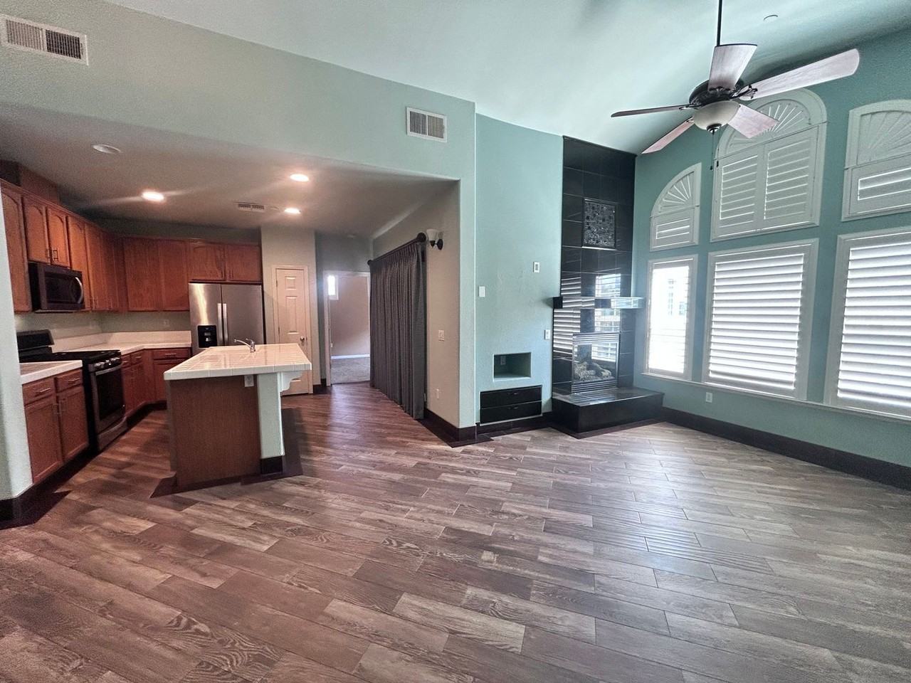 201 Ferry Cir - Photo 5 of 17