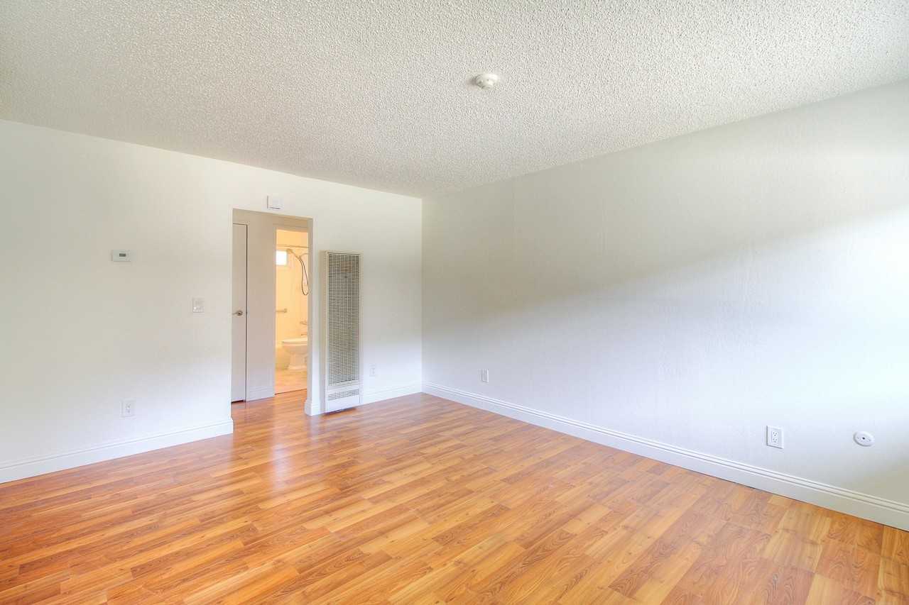 6221 Montecito Blvd #13 - Photo 7 of 12