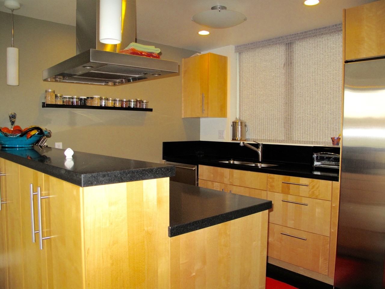 3615 Phinney Ave N #C - Photo 3 of 22