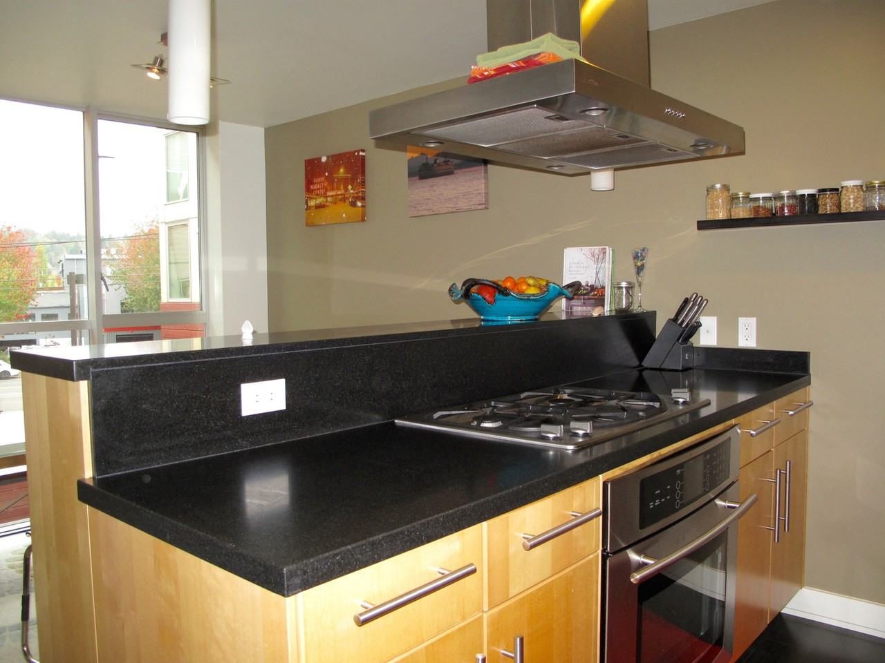 3615 Phinney Ave N #C - Photo 4 of 22