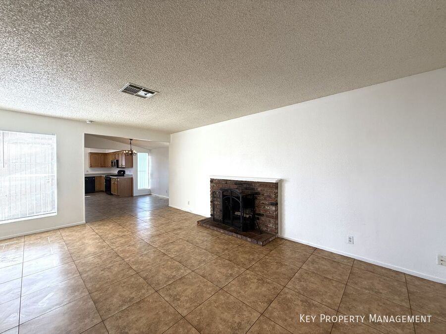 2220 La Sombra St - Photo 2 of 22