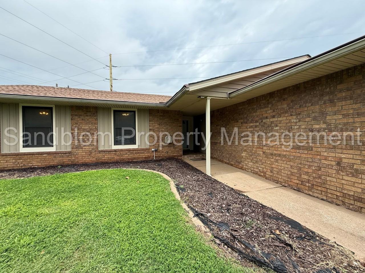 1702 S Nogales Ave - Photo 2 of 23