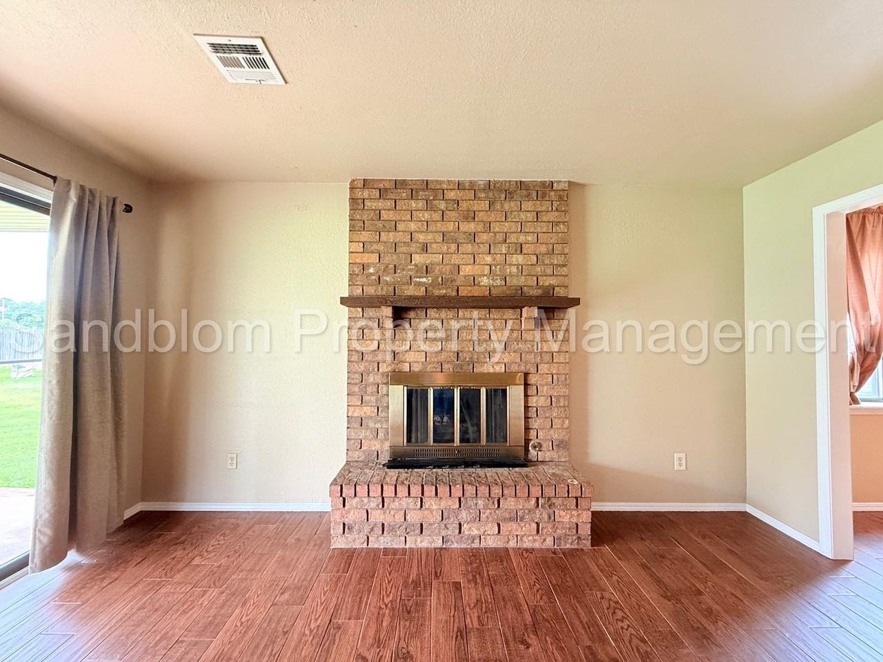 1702 S Nogales Ave - Photo 5 of 23
