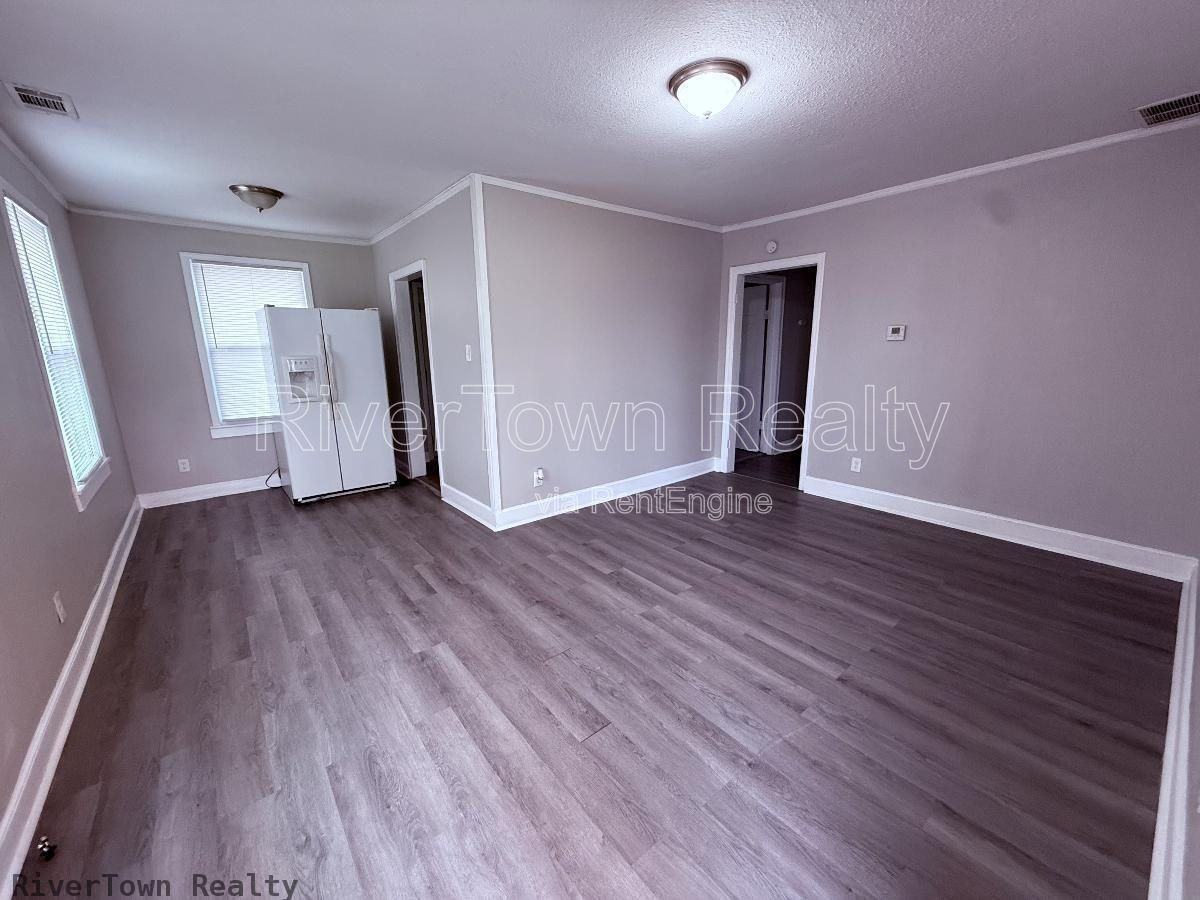 3175 Jackson Ave - Photo 3 of 8