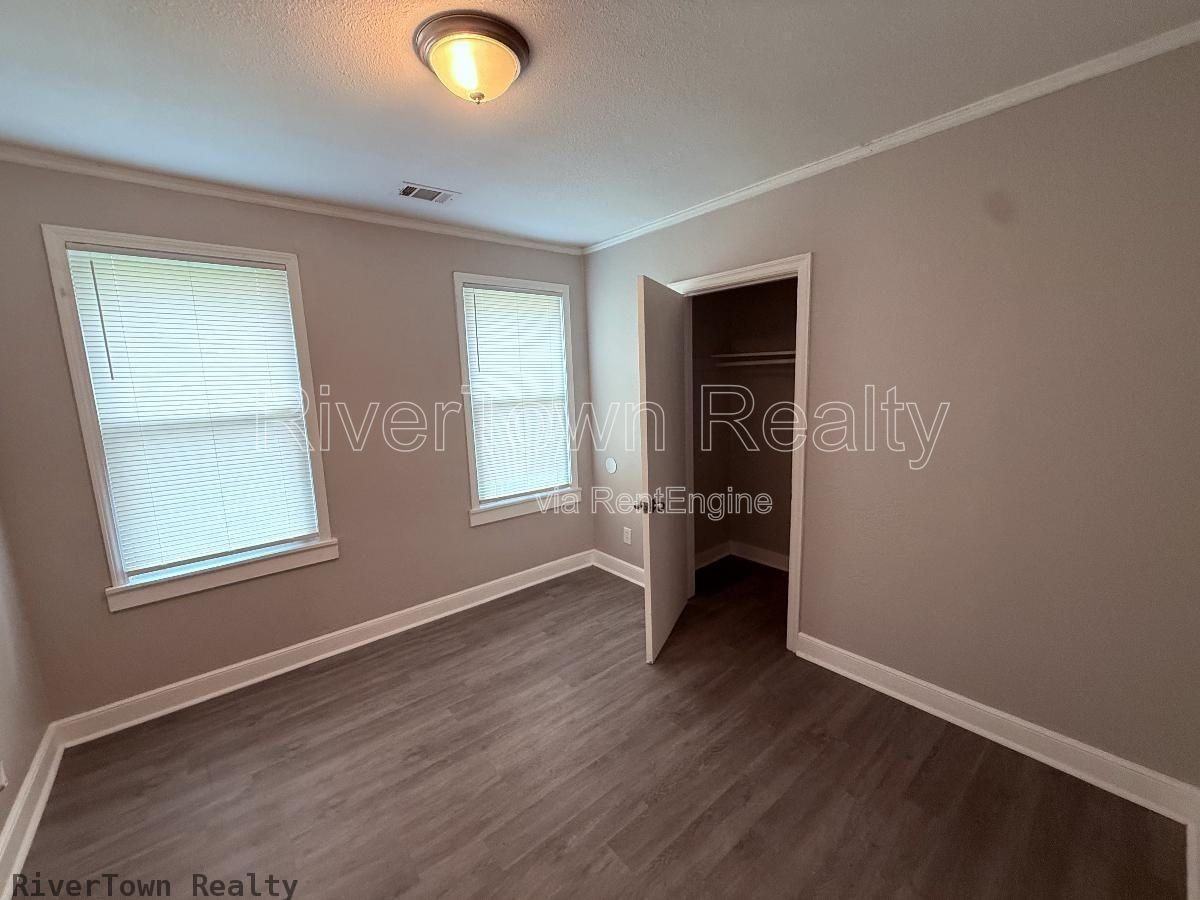 3175 Jackson Ave - Photo 6 of 8
