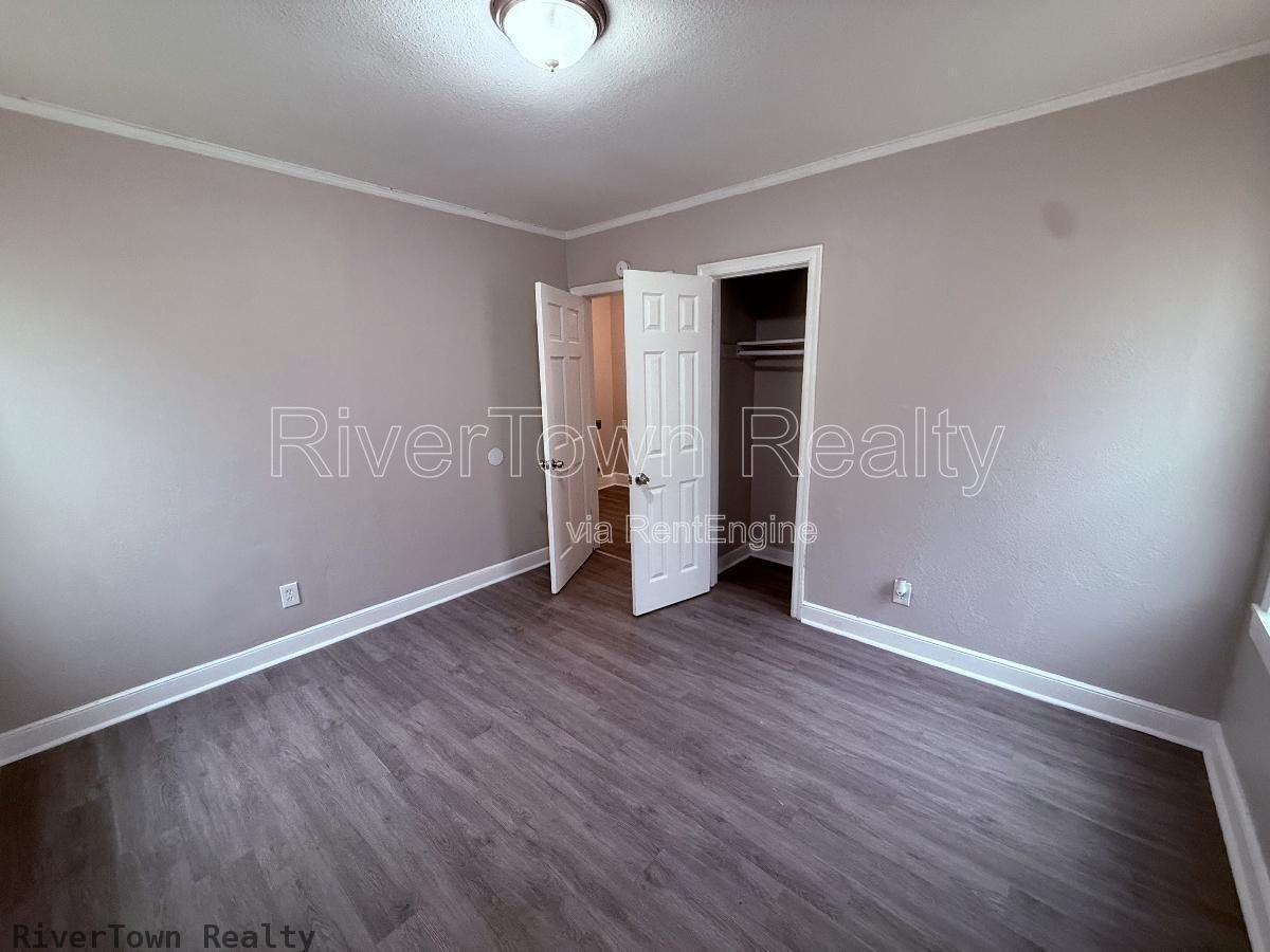 3175 Jackson Ave - Photo 7 of 8