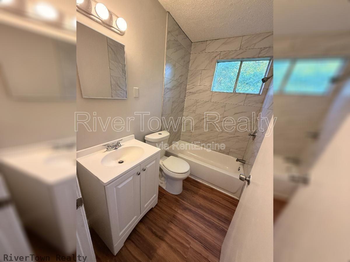 1778 Brown Ave - Photo 4 of 14