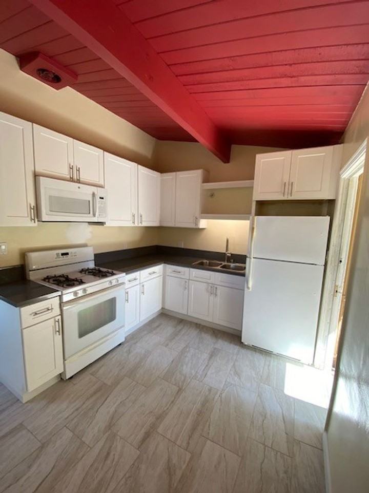 4901 Frink Ave - Photo 2 of 15