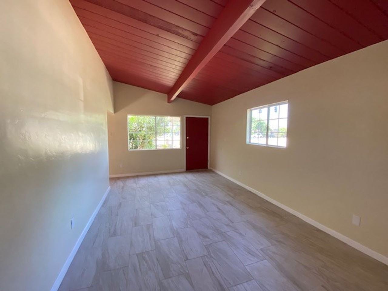 4901 Frink Ave - Photo 3 of 15