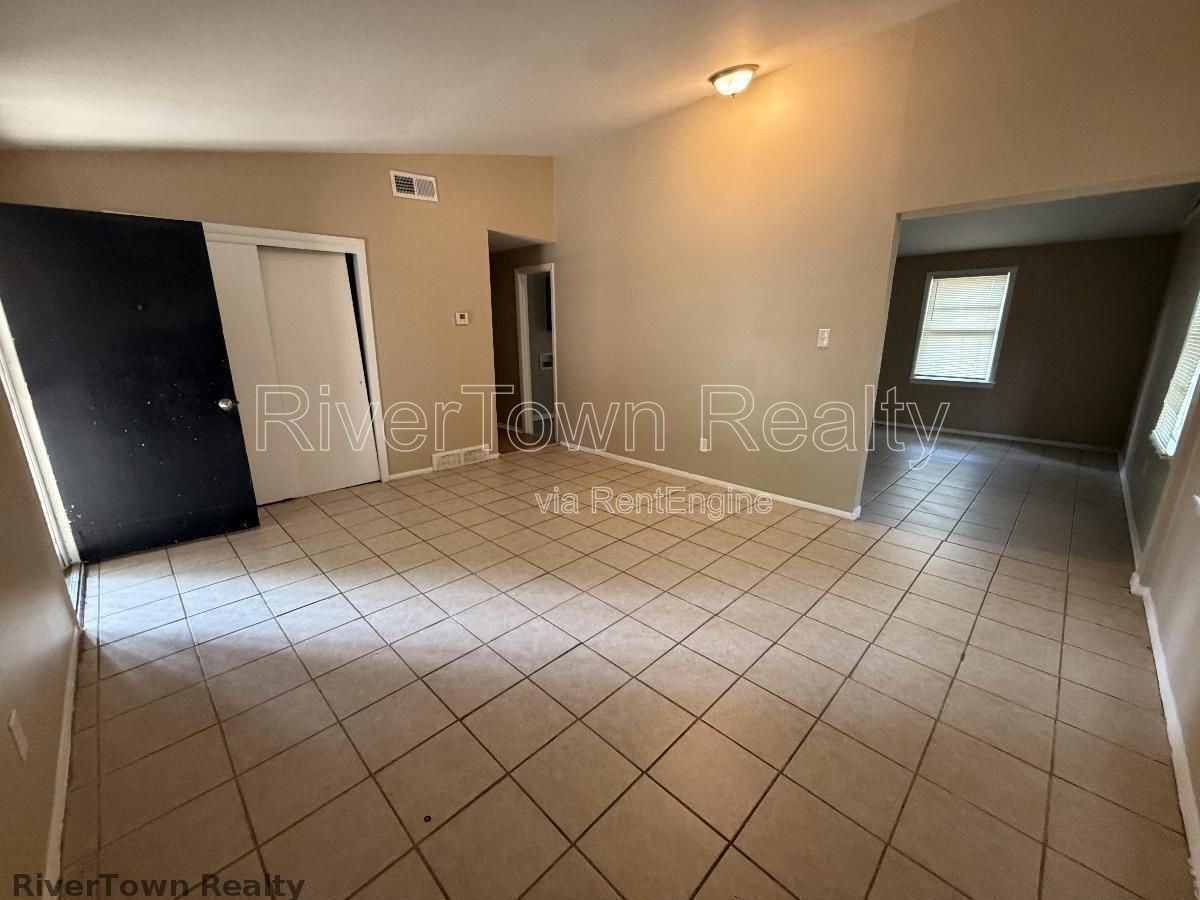 4825 Bridgedale Ave - Photo 3 of 16
