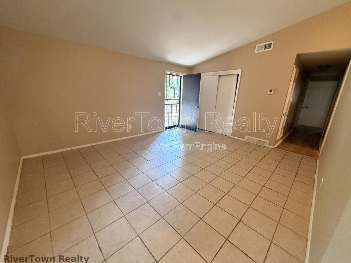 4825 Bridgedale Ave - Photo 6 of 16