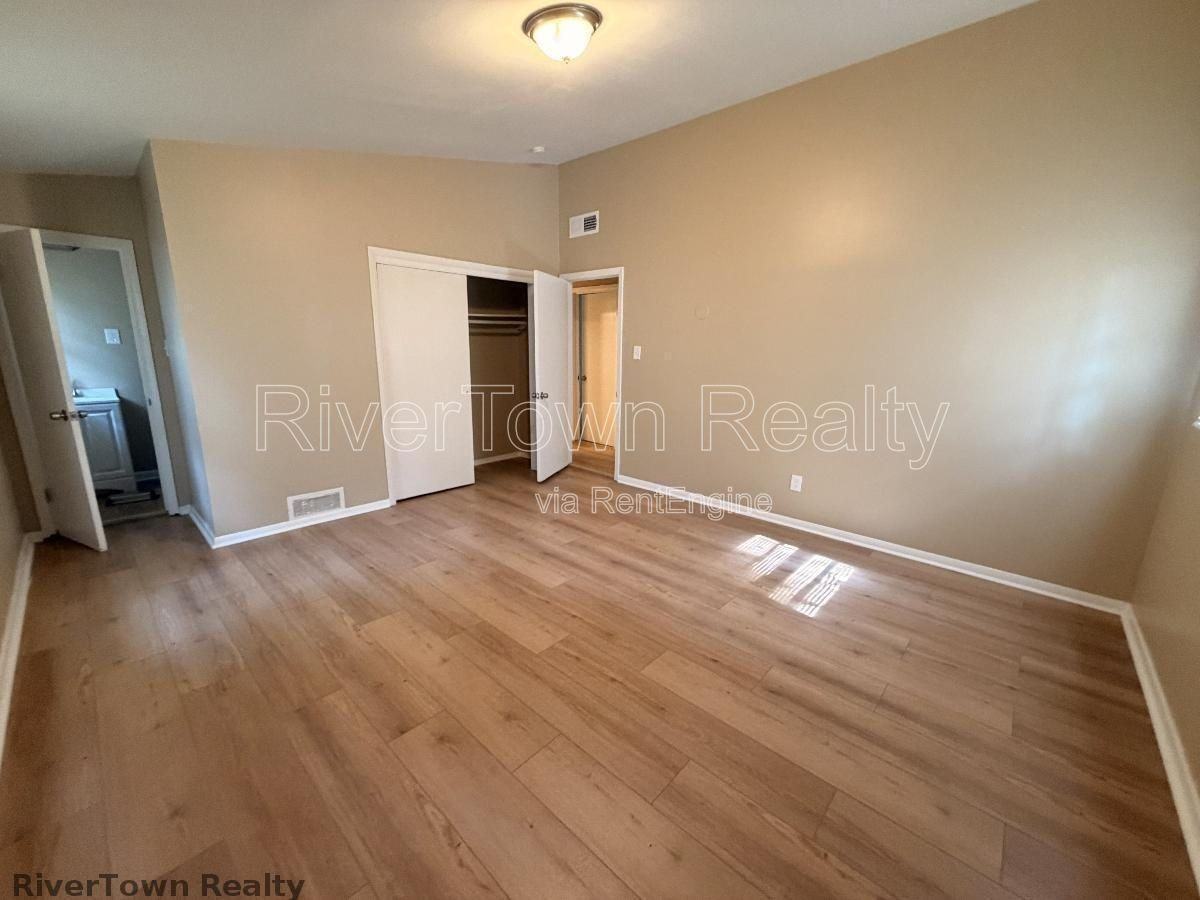 4825 Bridgedale Ave - Photo 7 of 16