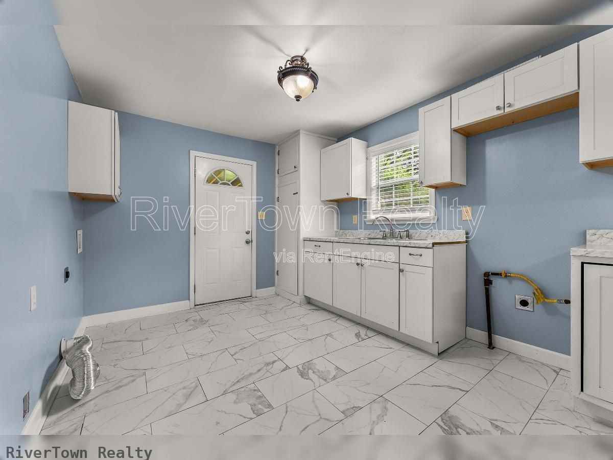 1204 Margaret Rd - Photo 4 of 29