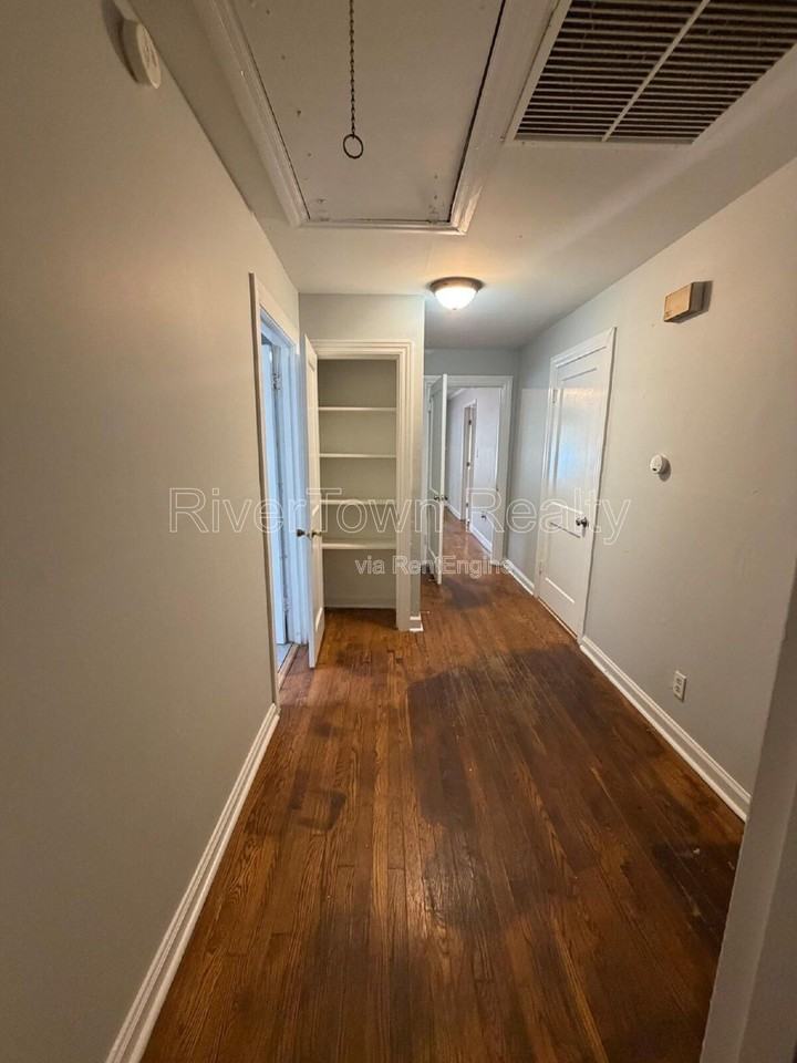 1746 Eldridge Ave - Photo 5 of 17