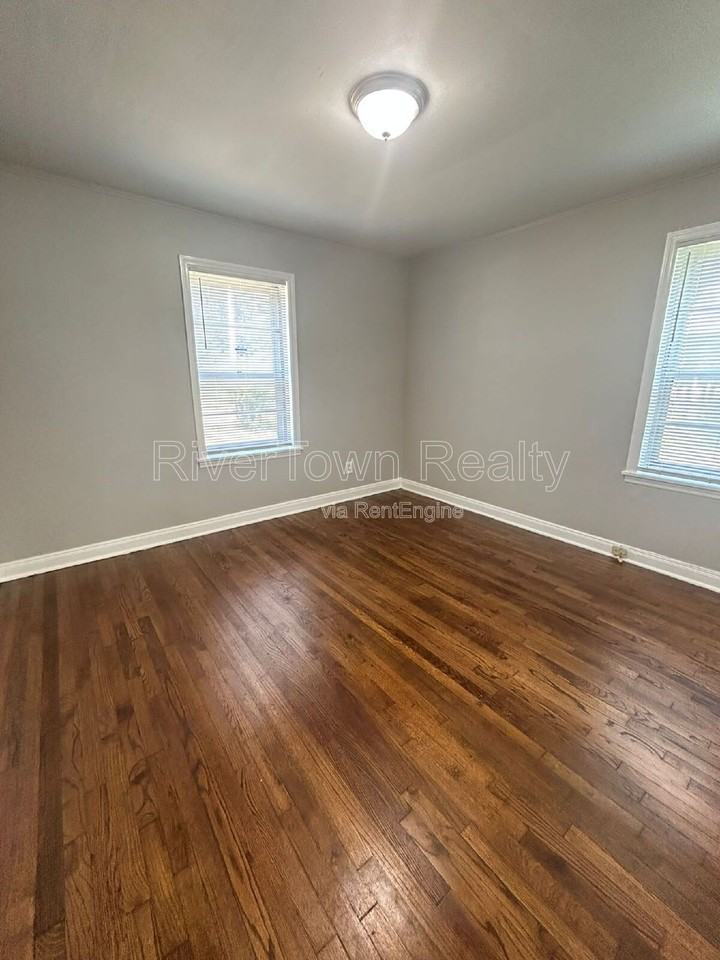 1070 E Walthal Cir - Photo 4 of 14