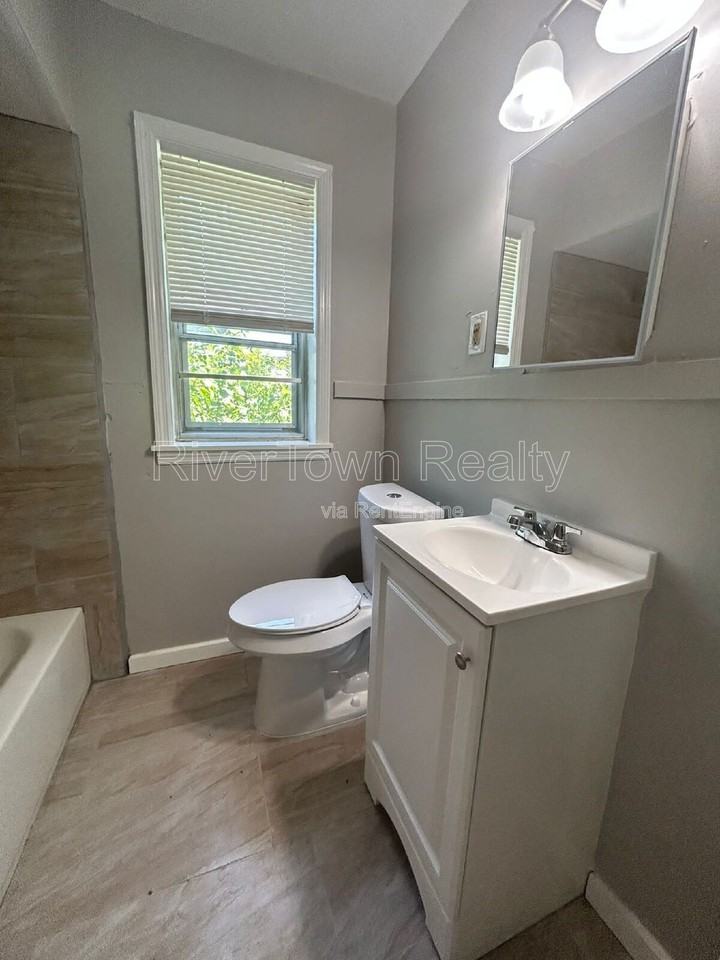 1070 E Walthal Cir - Photo 7 of 14