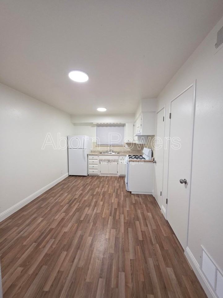1215 Williams Way #4 - Photo 4 of 12