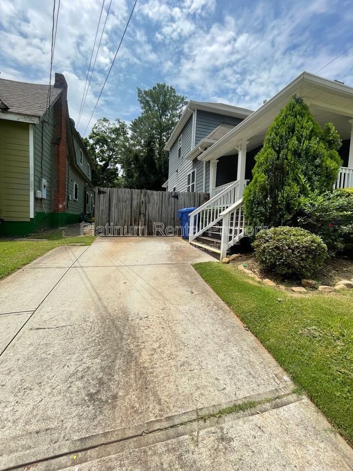149 Dahlgren St Se - Photo 5 of 50