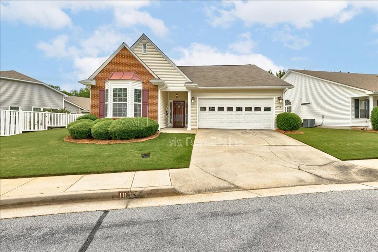 1033 Pinehurst Dr - Photo 4 of 47