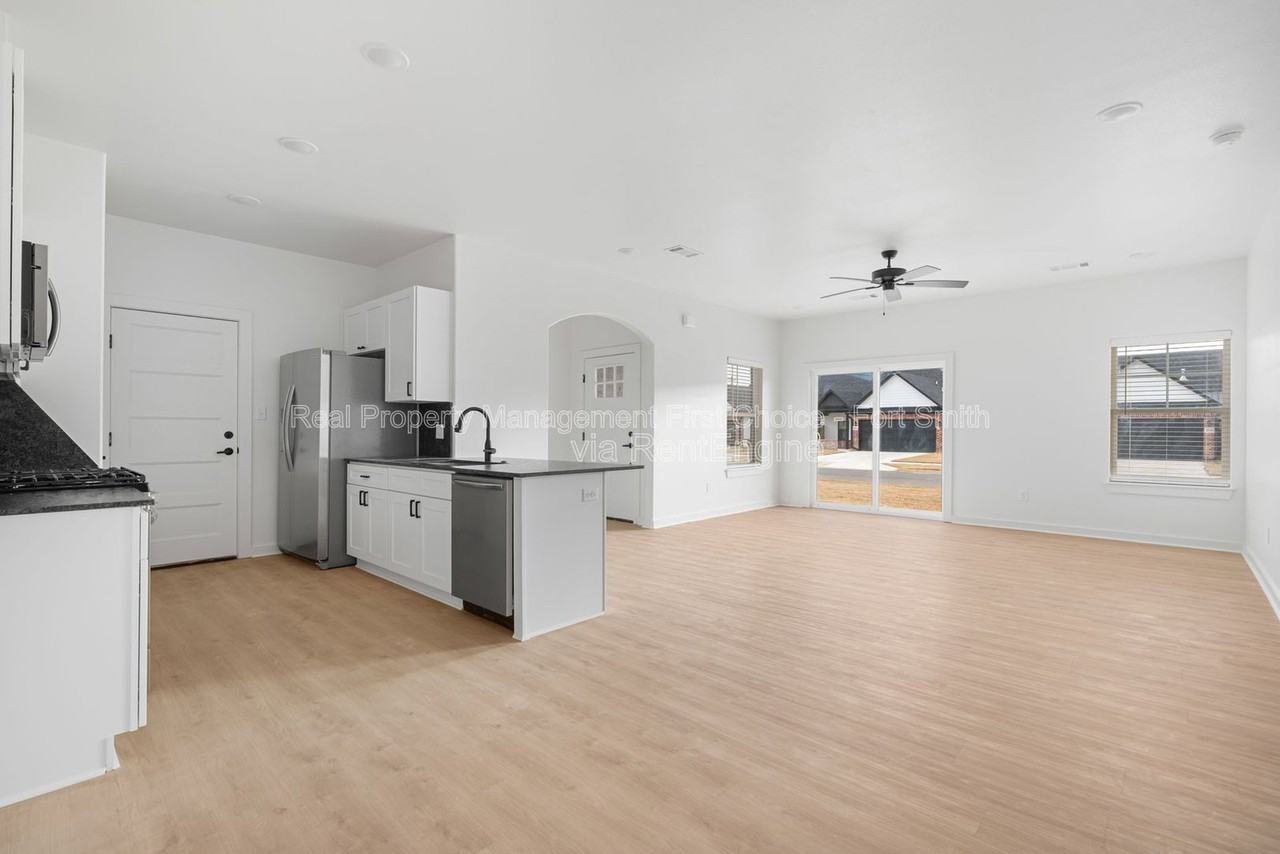 8815 Bainbridge Ct #B - Photo 2 of 24