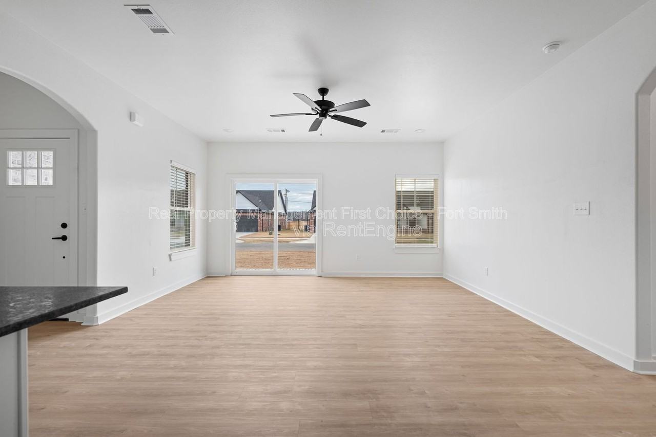 8815 Bainbridge Ct #B - Photo 3 of 24