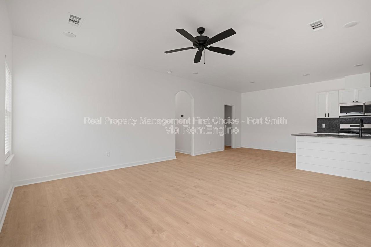 8815 Bainbridge Ct #B - Photo 5 of 24