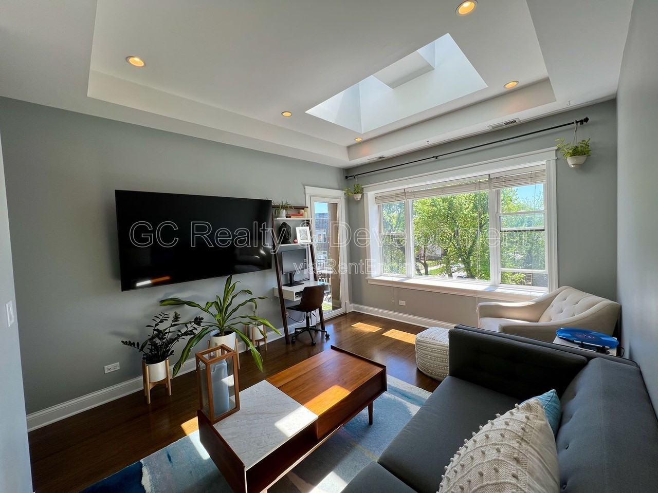 2702 W Cortland St #3 - Photo 3 of 18