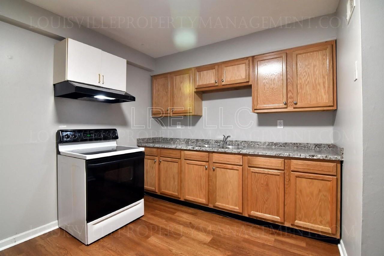 715 M St #2 - Photo 4 of 15