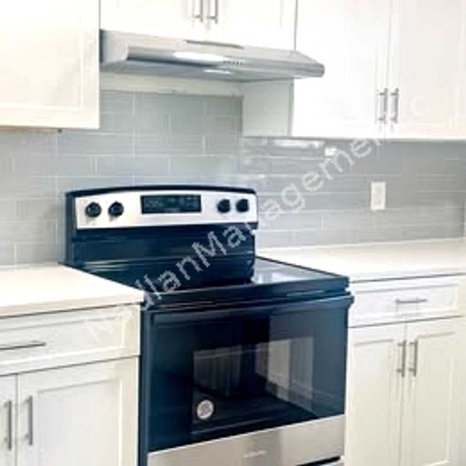 1545 Nw 8th Ave - Photo 5 of 42