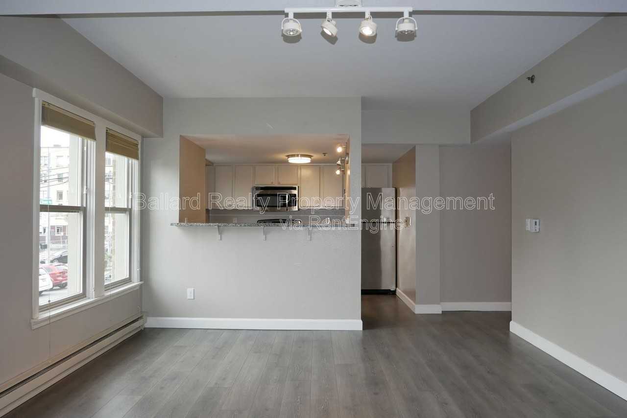 505 E Denny Way #102 - Photo 3 of 15