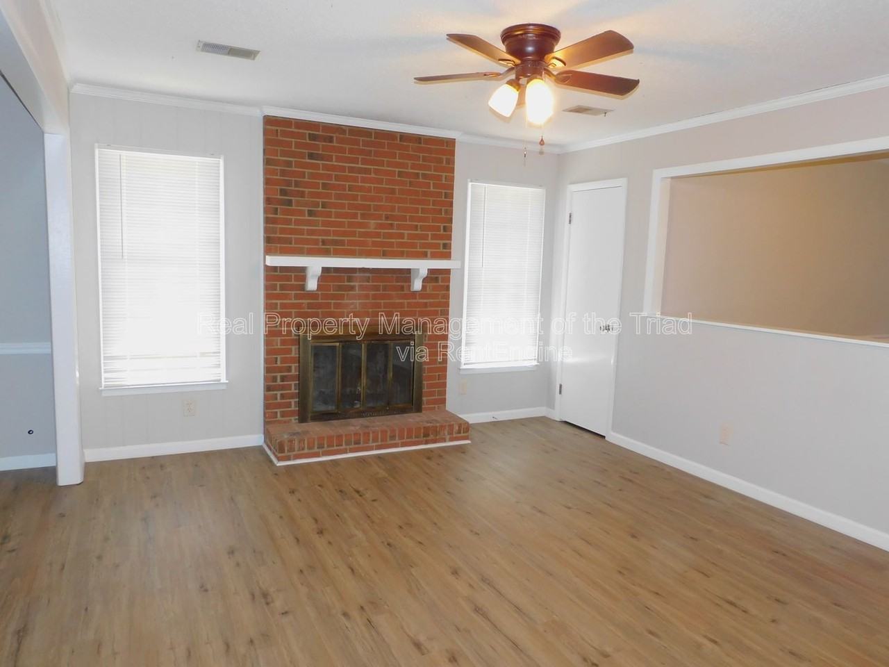 4921 Chaucer Dr - Photo 2 of 23
