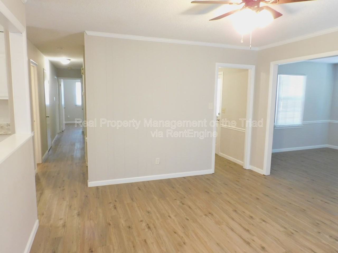 4921 Chaucer Dr - Photo 3 of 23