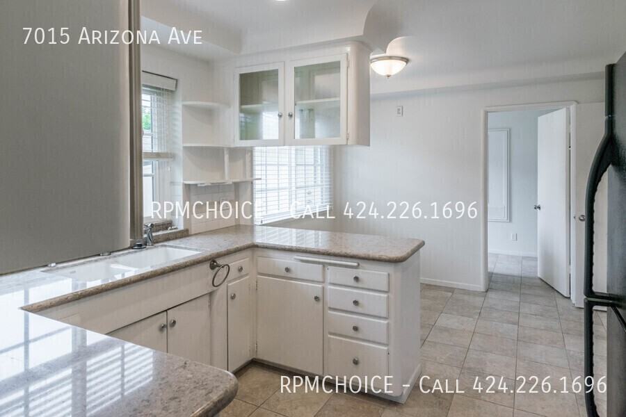 7015 Arizona Ave - Photo 6 of 22