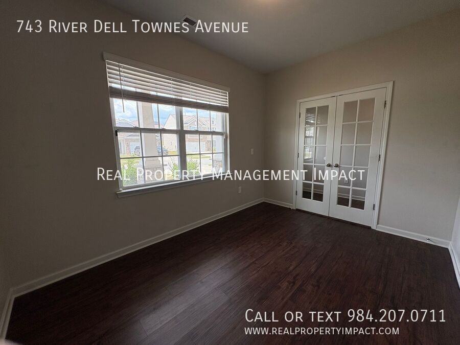743 River Dell Townes Ave - Photo 7 of 50