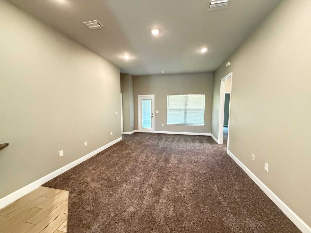 3439 N Burroughs Path - Photo 4 of 27