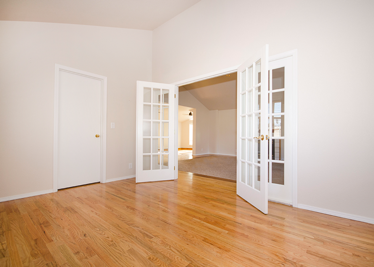5513 N Creswell Ave - Photo 3 of 17