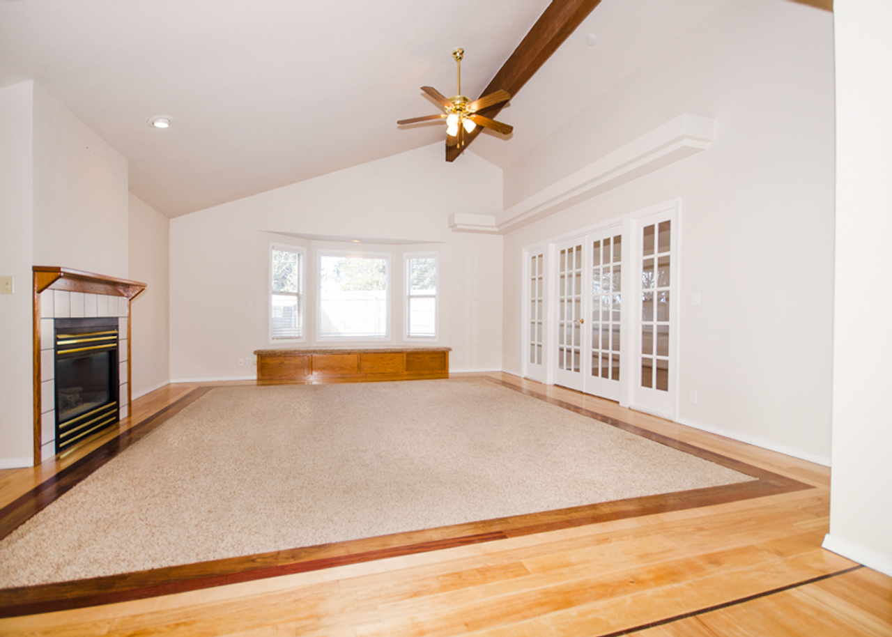 5513 N Creswell Ave - Photo 4 of 17