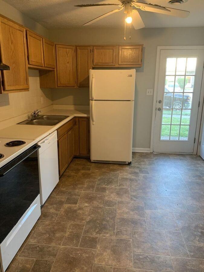100 Floyd Ct - Photo 6 of 11