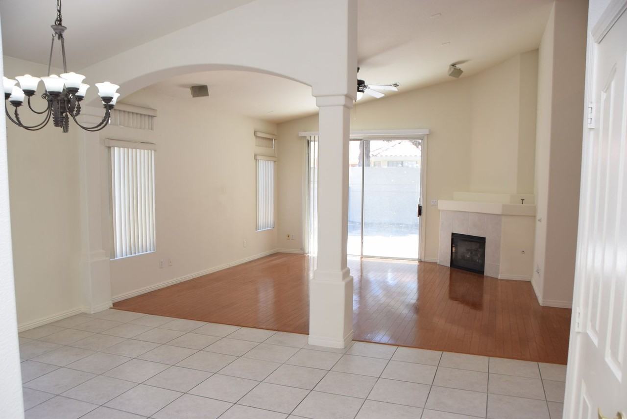 3847 Peachgate Ave - Photo 4 of 34