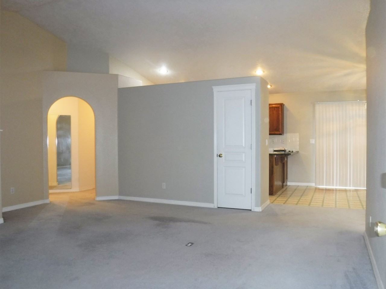 3309 S Ohio Ave - Photo 7 of 23