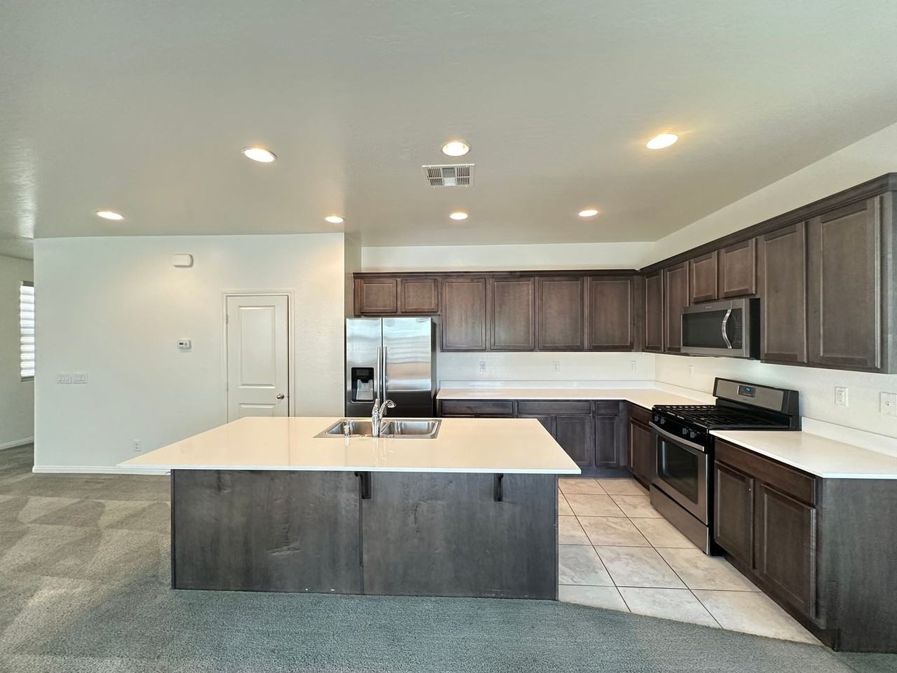 6784 Pivot Point St - Photo 6 of 27