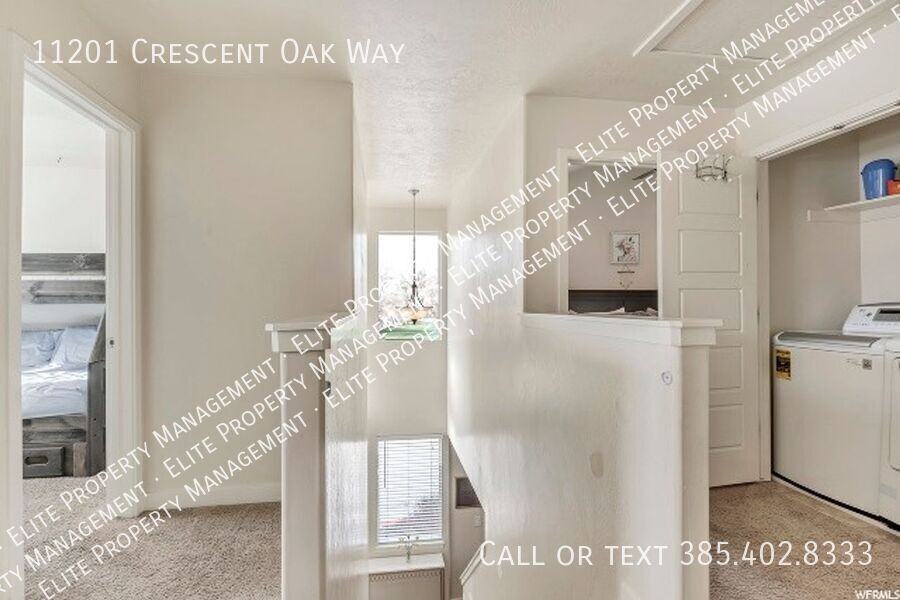 11201 S Crescent Oak Way - Photo 2 of 25